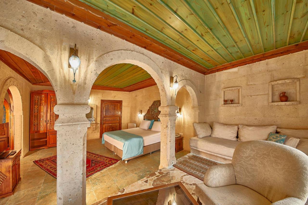Charm Of Cappadocia Cave Suites ネヴシェヒル エクステリア 写真