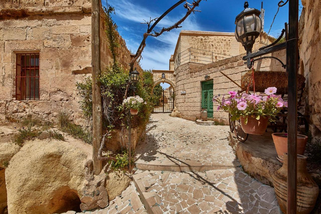 Charm Of Cappadocia Cave Suites ネヴシェヒル エクステリア 写真