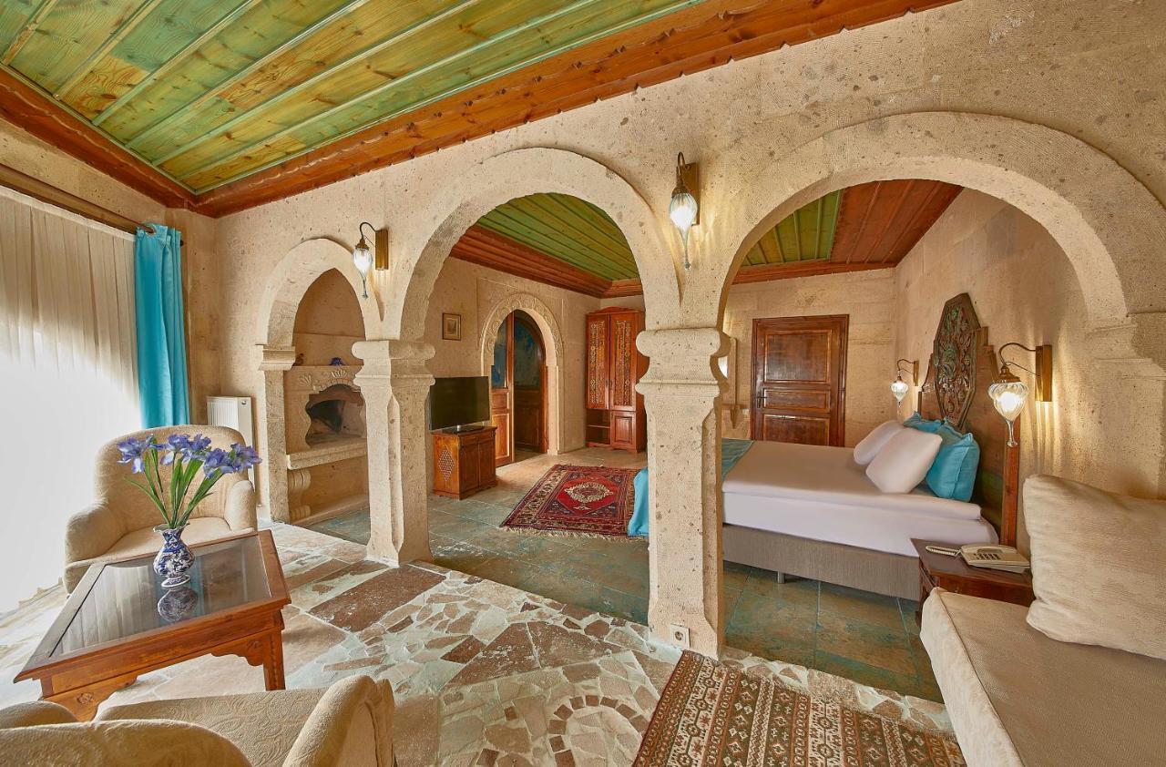 Charm Of Cappadocia Cave Suites ネヴシェヒル エクステリア 写真